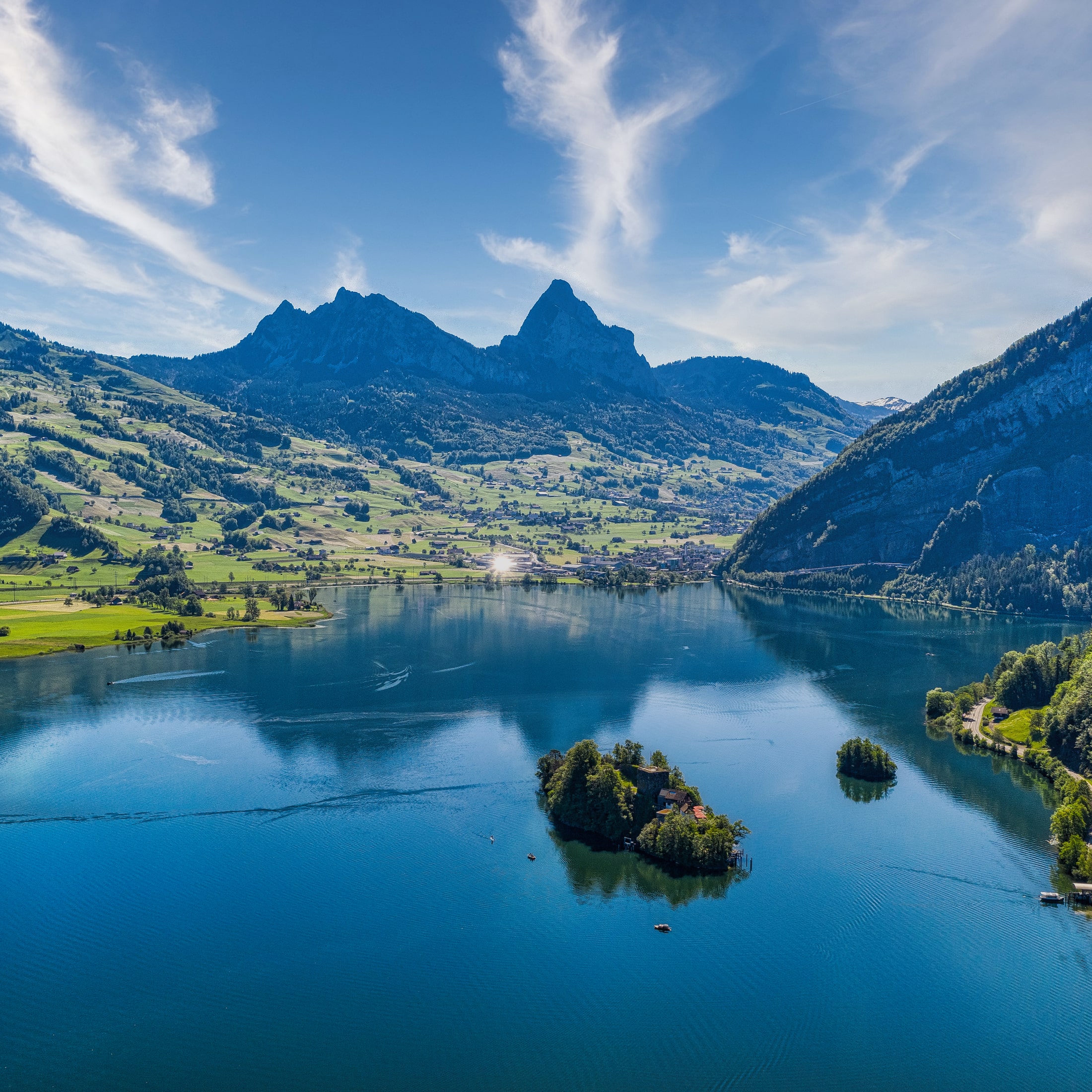 Lauerzersee und Mythen mit Insel Schwanau
